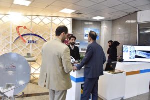 بازدید اصحاب رسانه از دستاوردهای فضایی